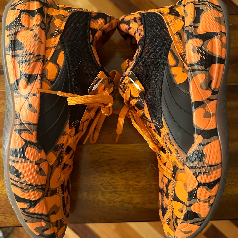Women’s puma size 11